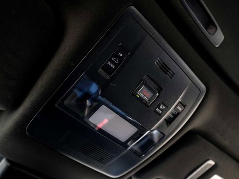 Used 2019 Lexus UX 200 image 27