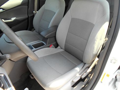 Used 2018 Chevrolet Cruze LS FWD image 10