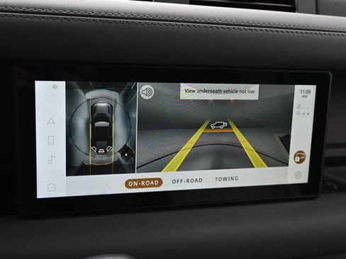 Used 2023 Land Rover Defender 110 X-Dynamic SE image 17