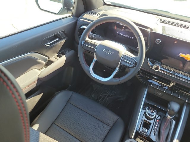 Used 2026 Chevrolet Colorado Z71 w/ Technology Package AWD/4WD image 13