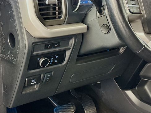 Used 2024 Ford Expedition XLT image 17
