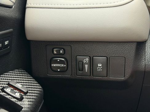Used 2015 Toyota RAV4 Limited AWD/4WD image 24