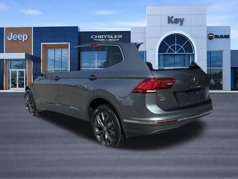 Used 2022 Volkswagen Tiguan SE AWD/4WD image 4