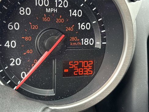 Used 2014 Nissan 370Z Coupe image 37