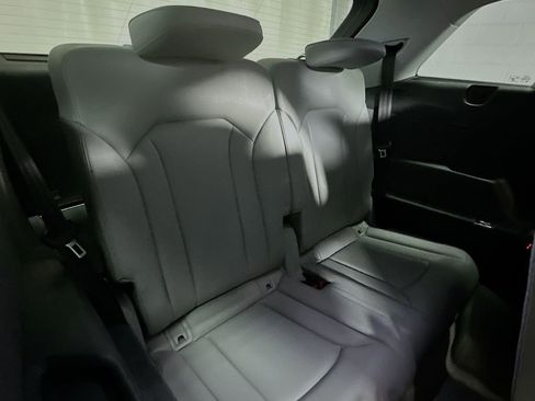 Used 2018 Audi Q7 3.0T Prestige w/ Prestige Package AWD/4WD image 30