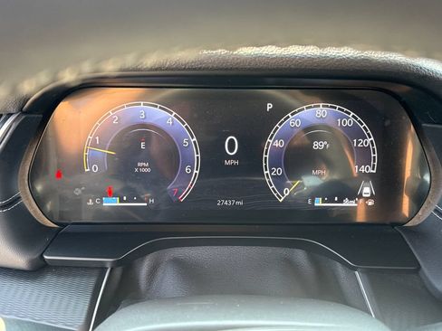 Used 2025 Jeep Grand Cherokee Altitude AWD/4WD image 21