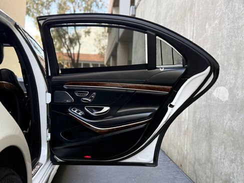 Used 2015 Mercedes-Benz S 63 AMG 4MATIC Sedan image 27