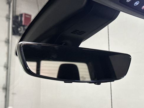 Used 2022 Chevrolet Silverado 1500 LTZ w/ LTZ Premium Package image 39