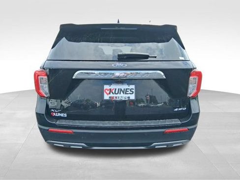 Used 2024 Ford Explorer XLT w/ Equipment Group 202A AWD/4WD image 8
