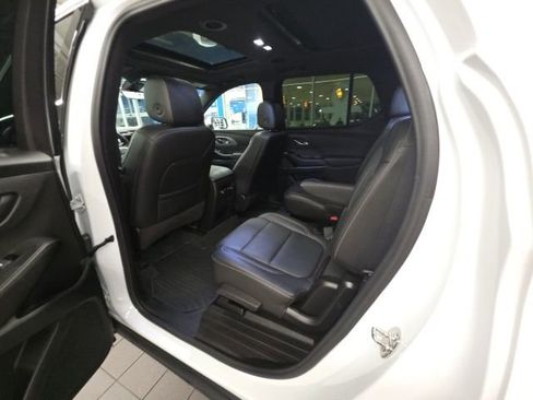 Used 2023 Chevrolet Traverse LT w/ LT Premium Package image 27