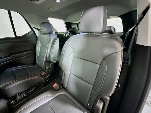 Used 2020 Chevrolet Traverse LT w/ LT Premium Package image 25