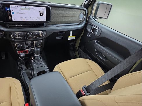New 2026 Jeep Gladiator Willys AWD/4WD image 12