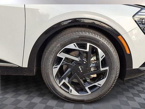 Certified 2025 Kia Sportage SX image 11