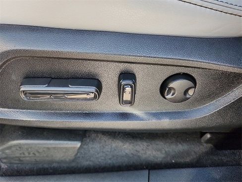 Used 2023 Honda Pilot Touring image 15