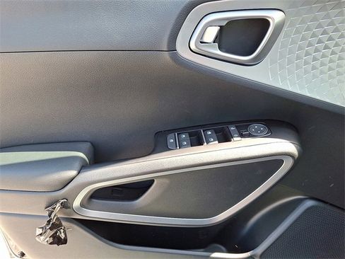 New 2025 Kia Soul LX w/ LX Technology Package image 8