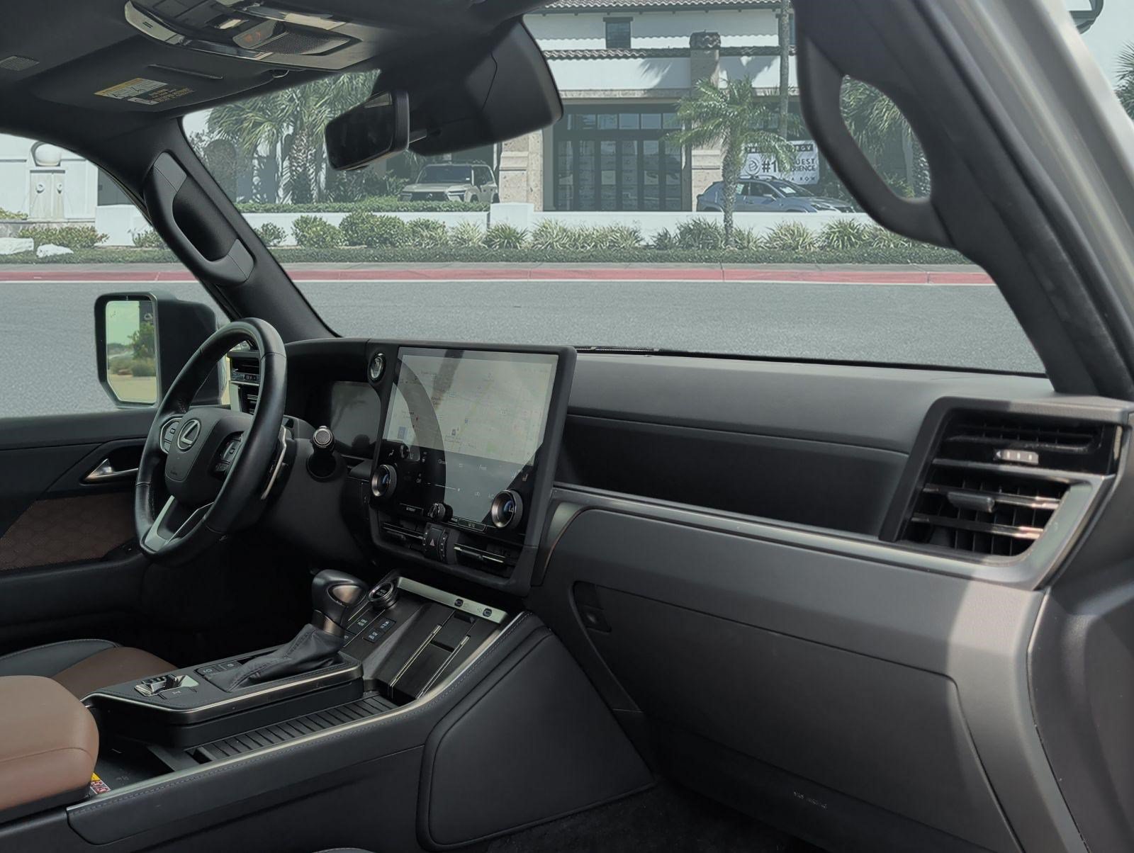 Certified 2024 Lexus GX 550 w/ Accessory Package (Z1) AWD/4WD image 30