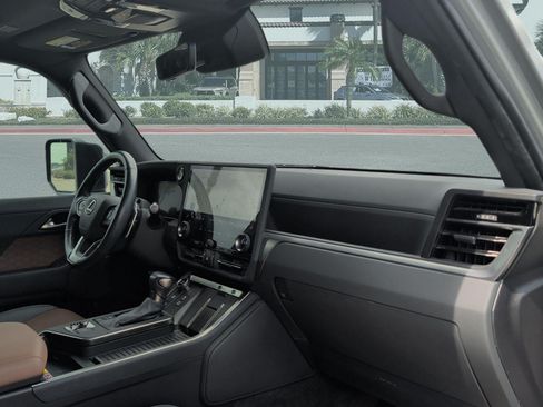 Certified 2024 Lexus GX 550 w/ Accessory Package (Z1) AWD/4WD image 30