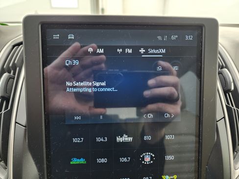 Used 2024 Ford Edge SEL image 43