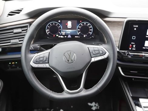 Used 2024 Volkswagen Atlas SEL image 22