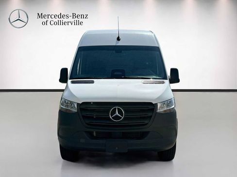 Used 2025 Mercedes-Benz Sprinter 2500 image 2