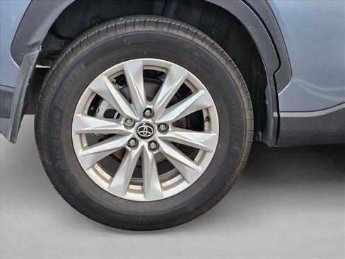 Used 2025 Toyota Corolla Cross LE FWD image 20