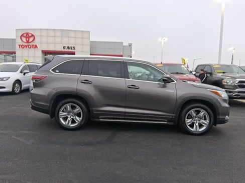 Used 2014 Toyota Highlander Limited Platinum image 4