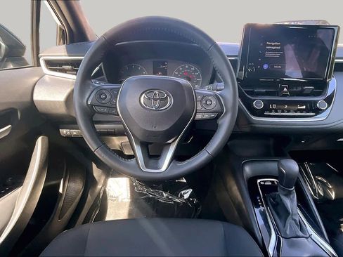 Used 2023 Toyota Corolla SE w/ SE Premium Package FWD image 6