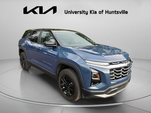Used 2026 Chevrolet Equinox LT w/ Convenience Package II FWD image 2