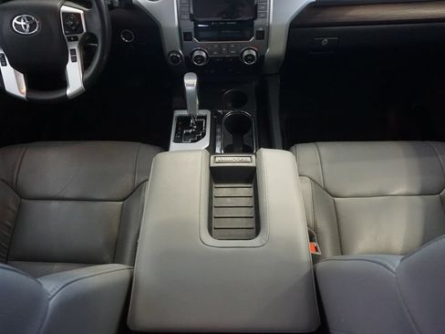 Used 2021 Toyota Tundra Limited w/ Limited Premium Package AWD/4WD image 31