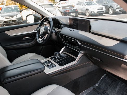 Used 2025 MAZDA CX-90 3.3 Turbo w/ Preferred Package AWD/4WD image 31