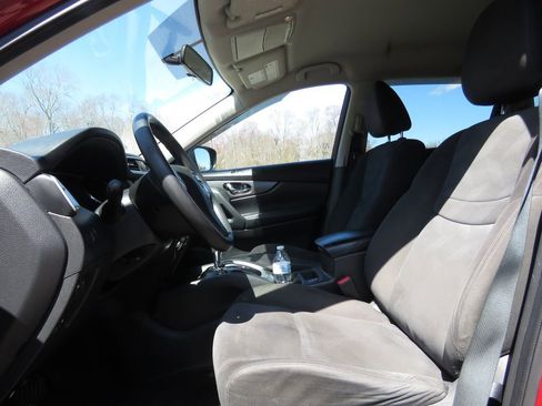 Used 2016 Nissan Rogue SV w/ SV Premium Package AWD/4WD image 10