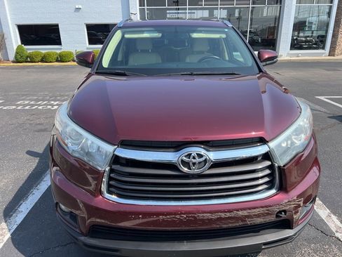 Used 2015 Toyota Highlander XLE image 2