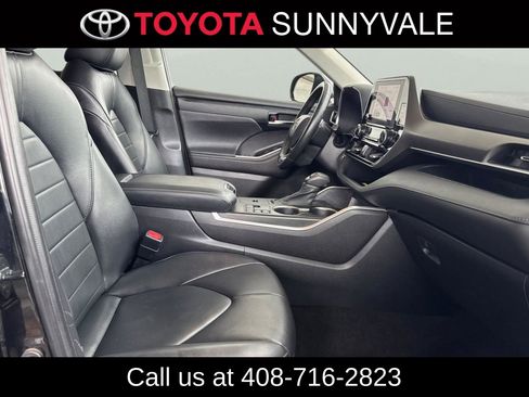 Used 2023 Toyota Highlander XLE FWD image 21