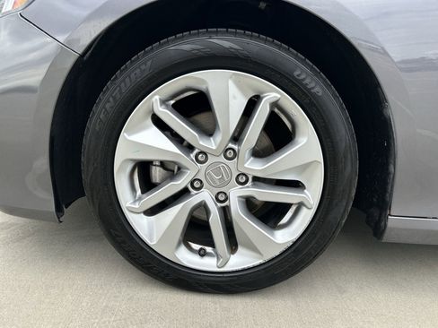 Used 2019 Honda Accord LX image 18