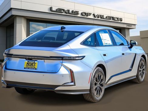 New 2026 Lexus ES 350e FWD image 4