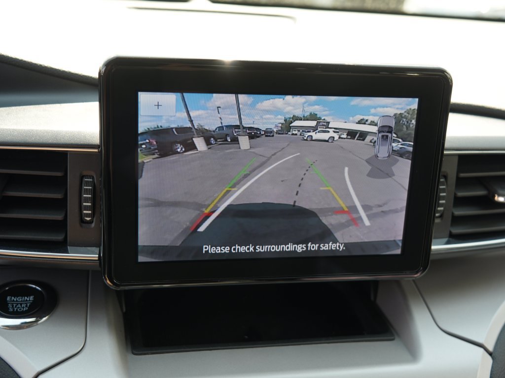 Used 2024 Ford Explorer XLT w/ Equipment Group 202A AWD/4WD image 28