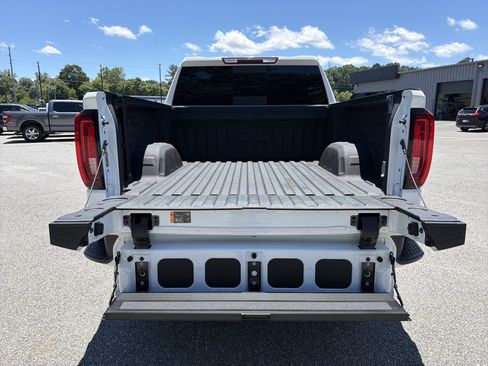 Used 2022 GMC Sierra 1500 AT4 w/ AT4 Premium Package AWD/4WD image 19