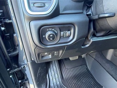 New 2026 RAM 1500 4x4 Crew Cab image 31