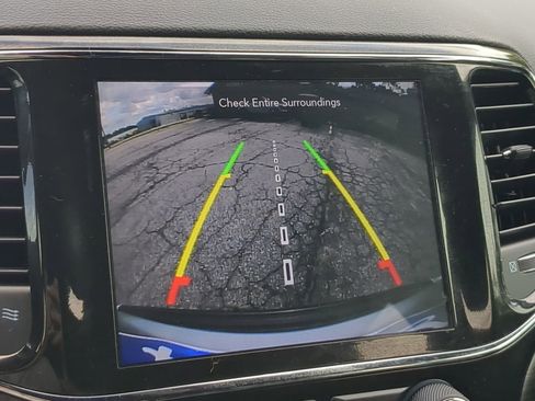 Used 2021 Jeep Grand Cherokee Laredo X image 18