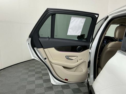 Used 2022 Mercedes-Benz GLC 300 image 23
