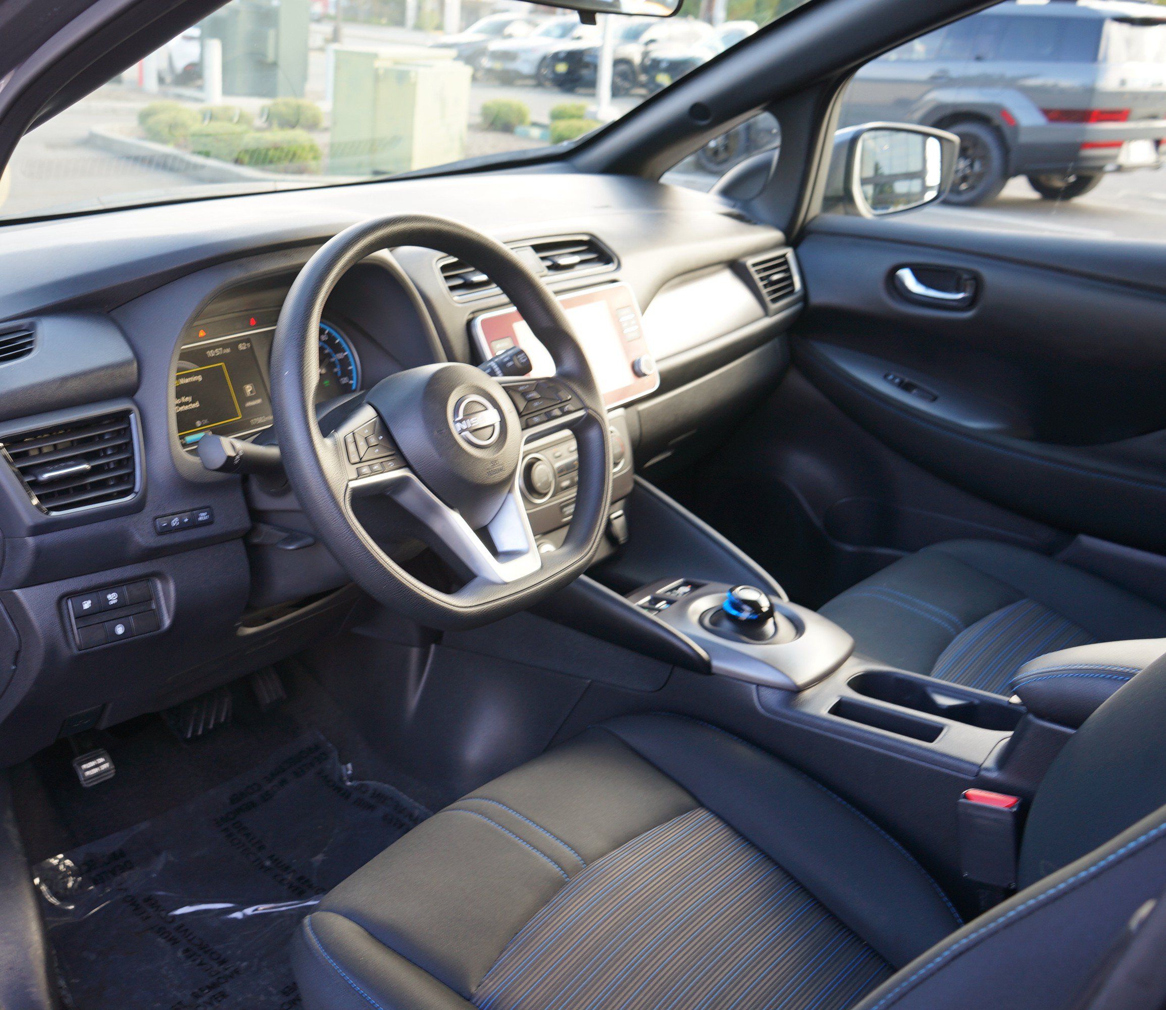 Used 2025 Nissan Leaf S FWD image 20