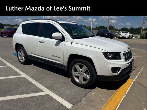 Used 2014 Jeep Compass Latitude FWD image 1