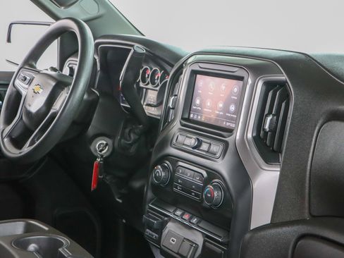 Used 2020 Chevrolet Silverado 1500 Custom w/ Custom Value Package image 26