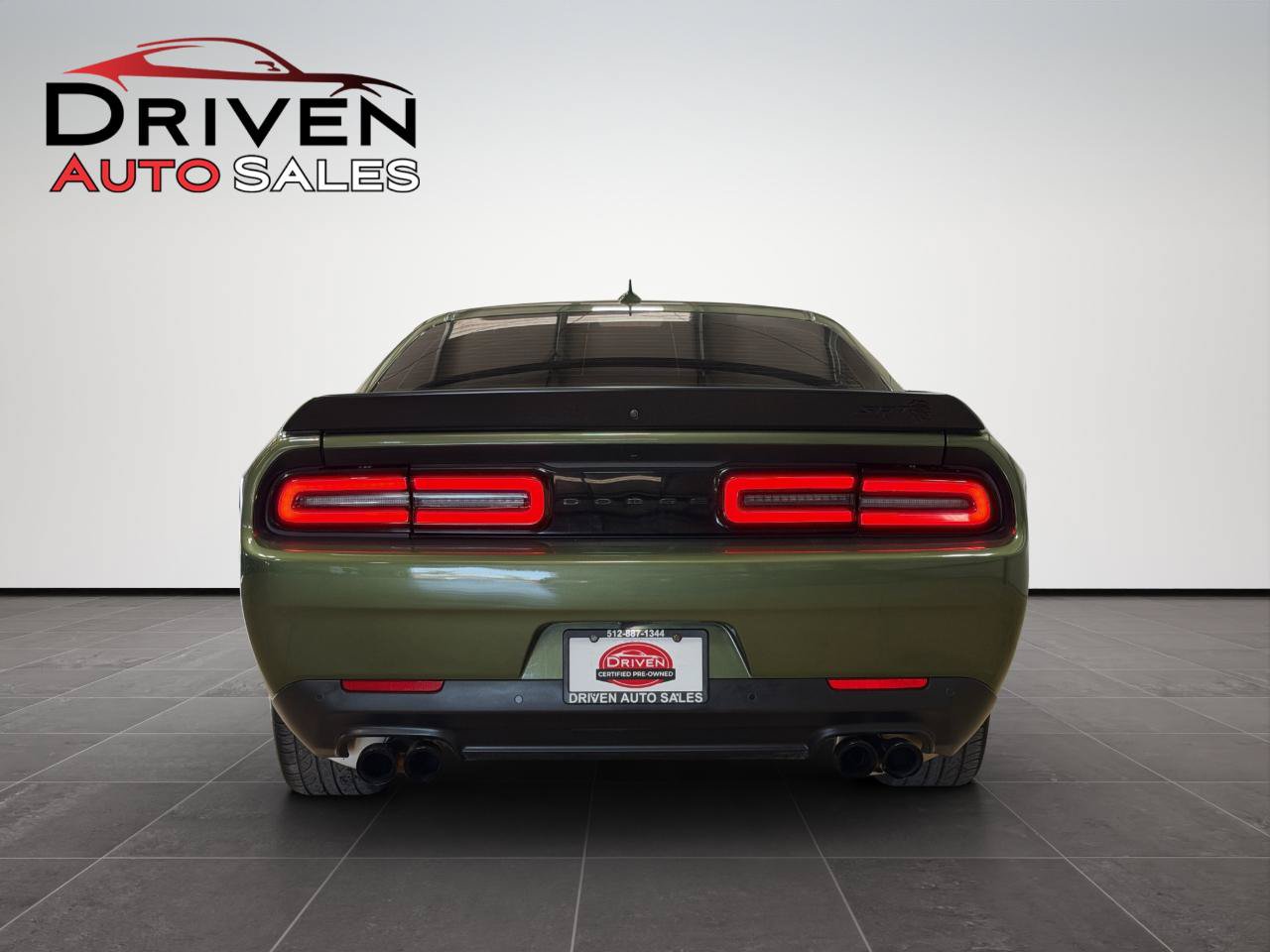 Used 2022 Dodge Challenger SRT Hellcat w/ Plus Package RWD image 4