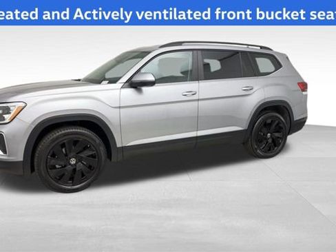 Certified 2025 Volkswagen Atlas SE image 8
