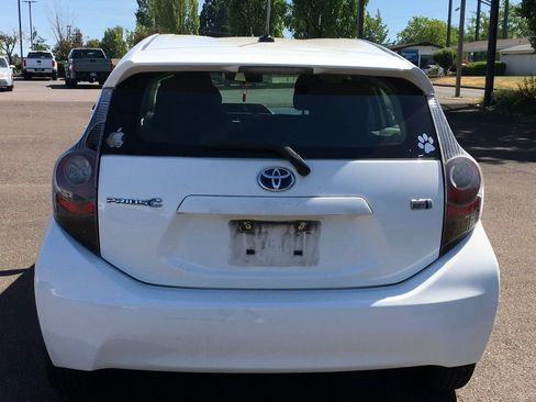 Used 2013 Toyota Prius C Three FWD image 5