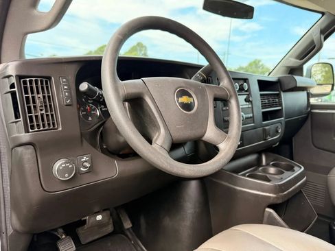 Used 2017 Chevrolet Express 2500 RWD image 12