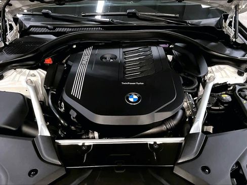 Used 2021 BMW 540i xDrive w/ Premium Package image 31
