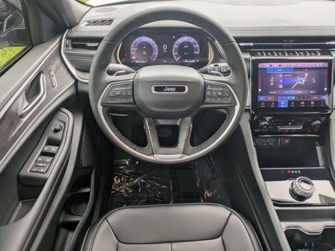 New 2025 Jeep Grand Cherokee L Limited w/ Black Appearance Package image 14