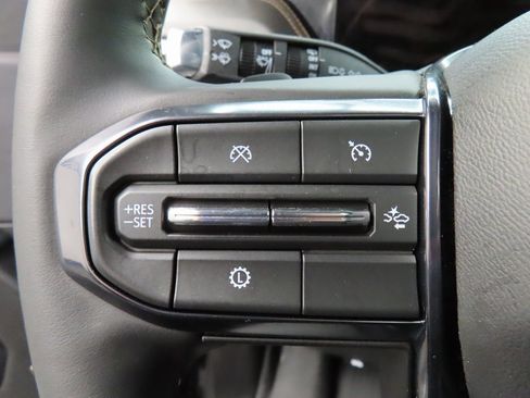 Used 2025 GMC Yukon XL AT4 w/ AT4 Premium Package image 48